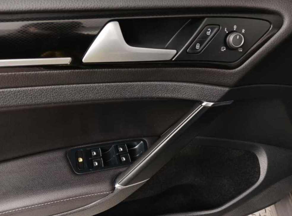 폭스바겐 골프 2.0 TDI 사진 11