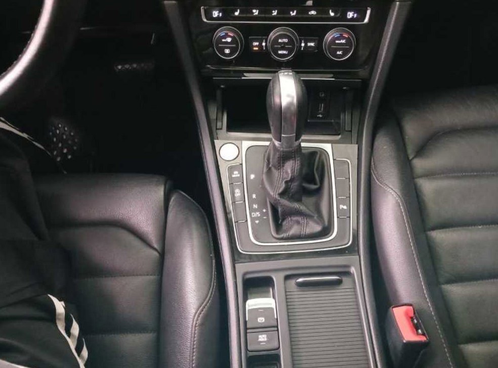 폭스바겐 골프 2.0 TDI 사진 15