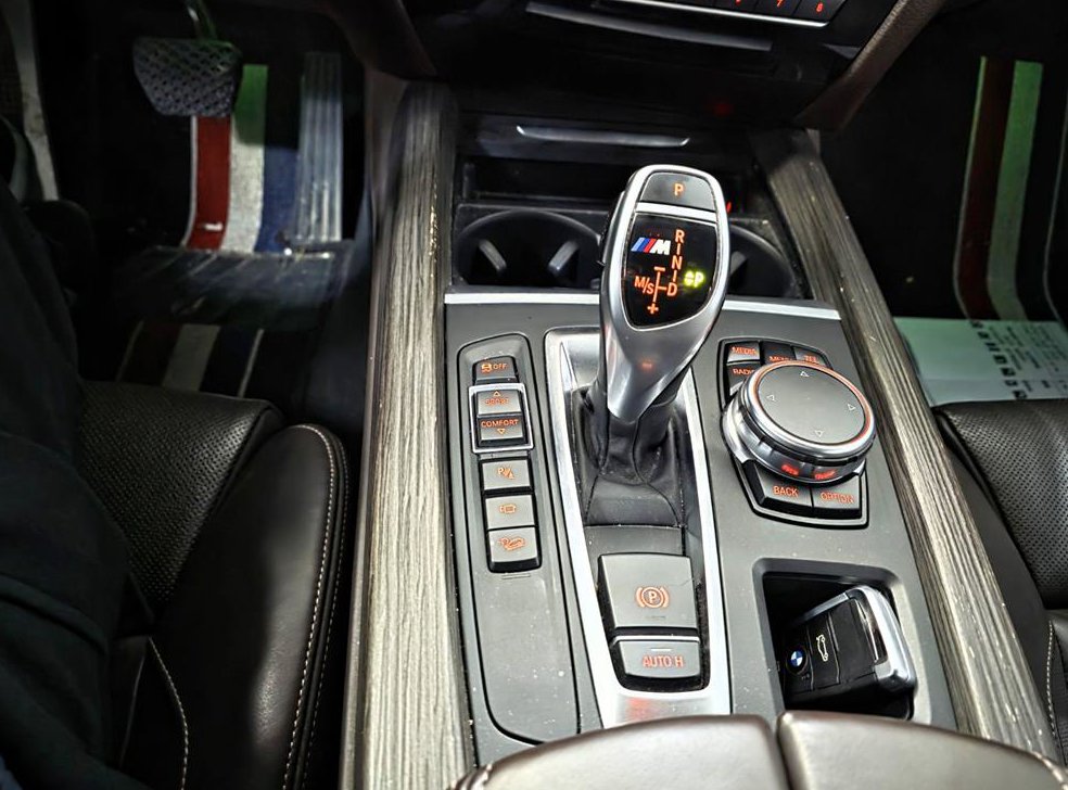 BMW X5 xDrive M50d 사진 10