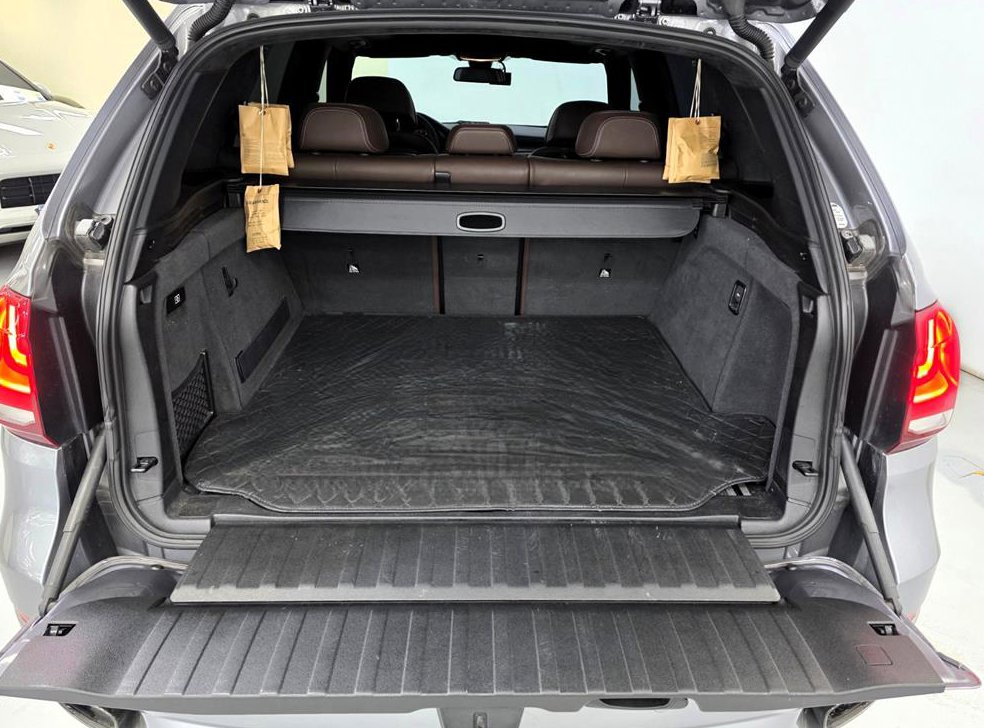BMW X5 xDrive M50d 사진 17