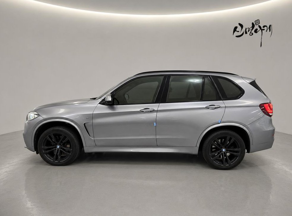 BMW X5 xDrive M50d 사진 3