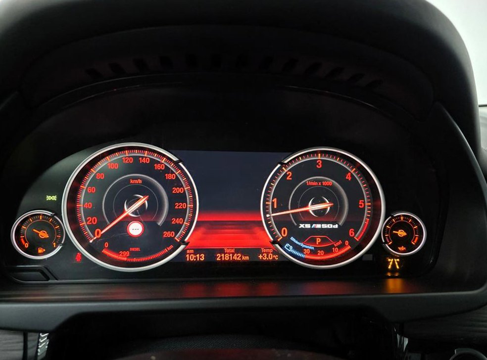BMW X5 xDrive M50d 사진 8