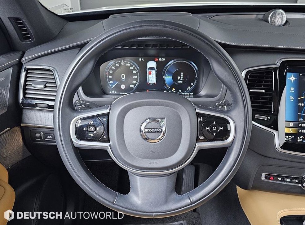 볼보 XC90 2.0 T8 AWD 사진 13