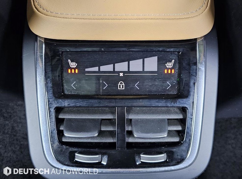 볼보 XC90 2.0 T8 AWD 사진 16