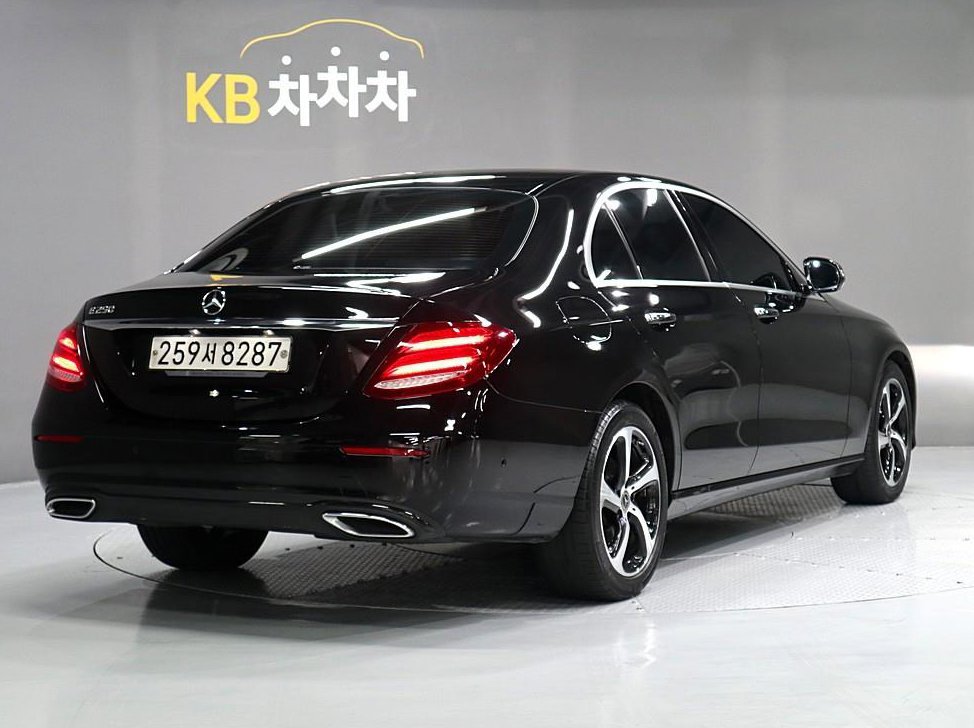 벤츠 E 클래스 E250 아방가르드 사진 3