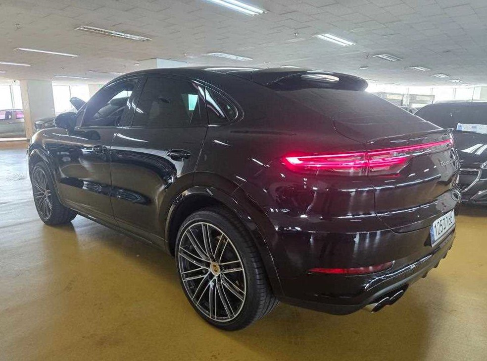 포르쉐 카이엔 4.0 터보 쿠페 사진 4