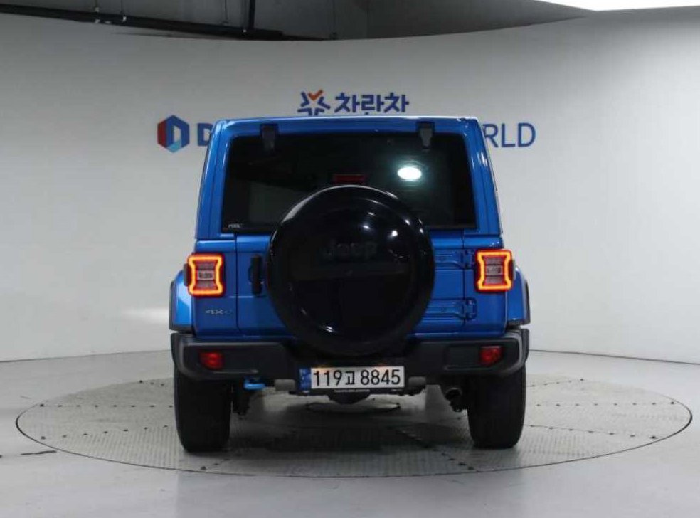 지프 랭글러 2.0 오버랜드 4xe 4도어 파워 탑 사진 4