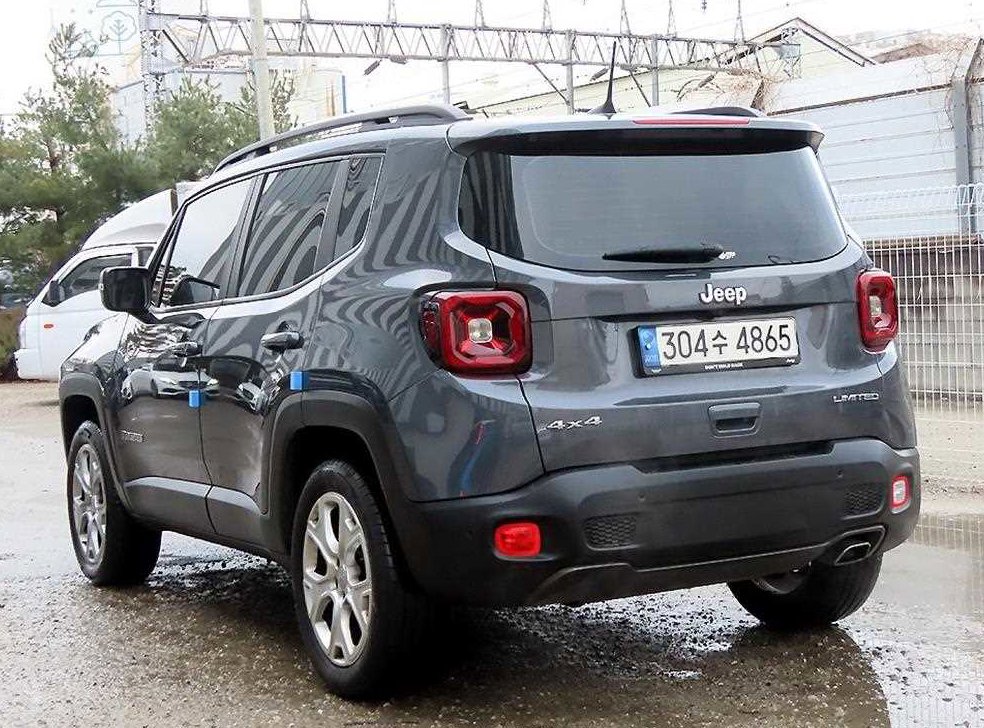 지프 레니게이드 2.4 리미티드 AWD 사진 3