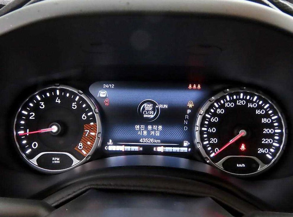 지프 레니게이드 2.4 리미티드 AWD 사진 9