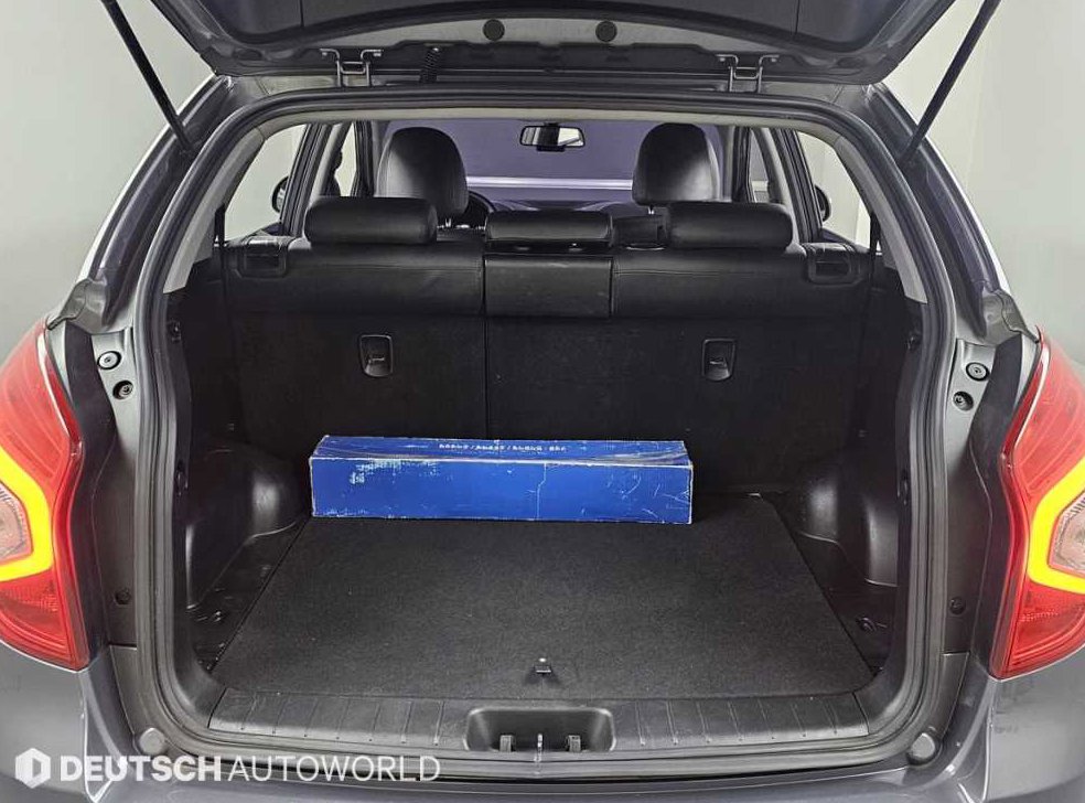 KG모빌리티(쌍용)  코란도 2WD 2.0 RX 사진 20