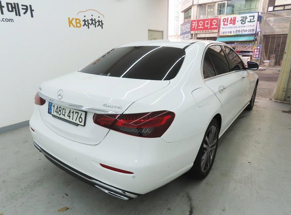 벤츠 E 클래스 E350 4MATIC 아방가르드 사진 3