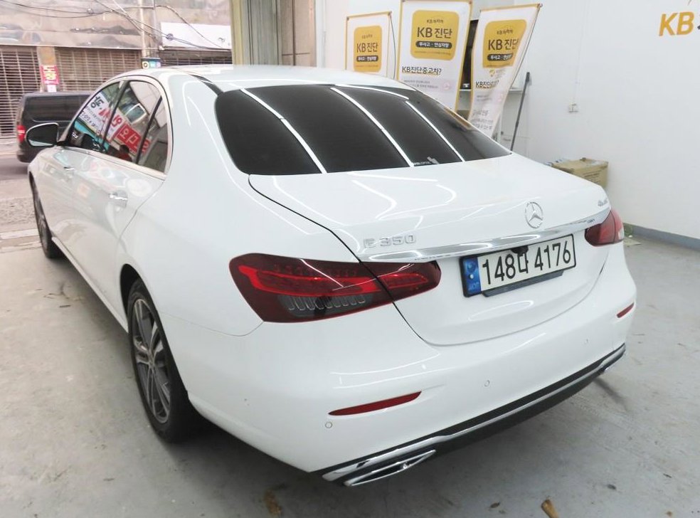 벤츠 E 클래스 E350 4MATIC 아방가르드 사진 4