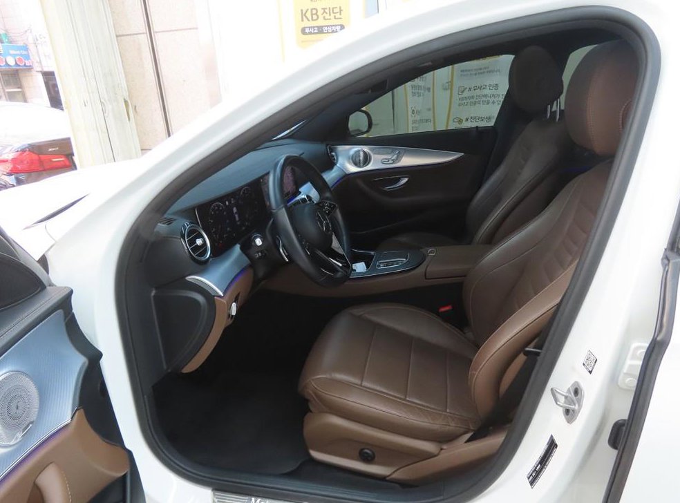 벤츠 E 클래스 E350 4MATIC 아방가르드 사진 5