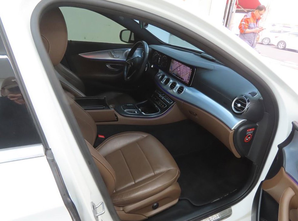 벤츠 E 클래스 E350 4MATIC 아방가르드 사진 8