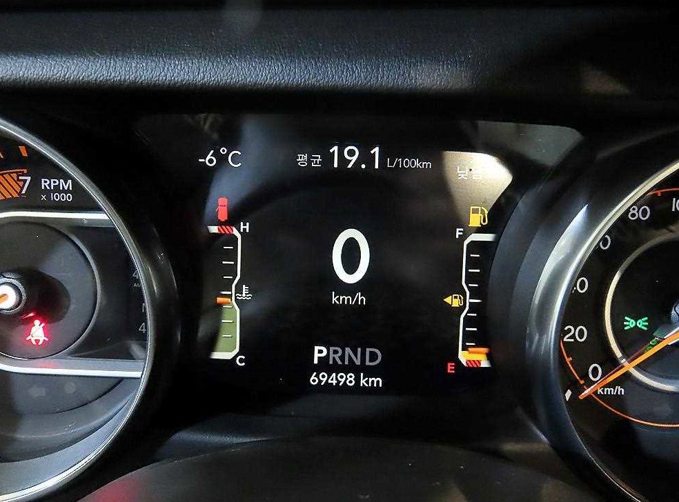 지프 랭글러 2.0 오버랜드 4도어 파워탑 사진 9