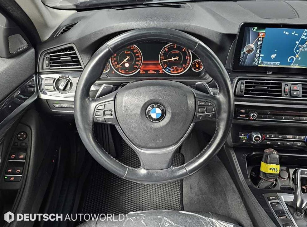 BMW 5시리즈 530d xDrive 사진 13