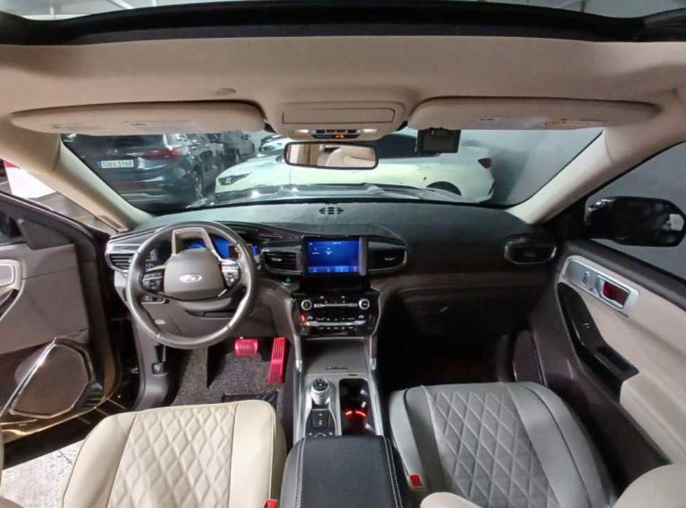 포드 익스플로러 3.0 AWD 플래티넘 사진 6