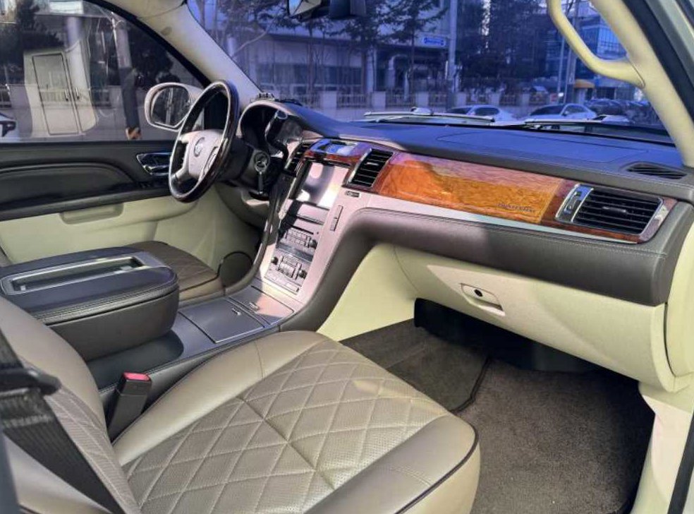 캐딜락 에스컬레이드 6.2 V8 ESV 사진 14
