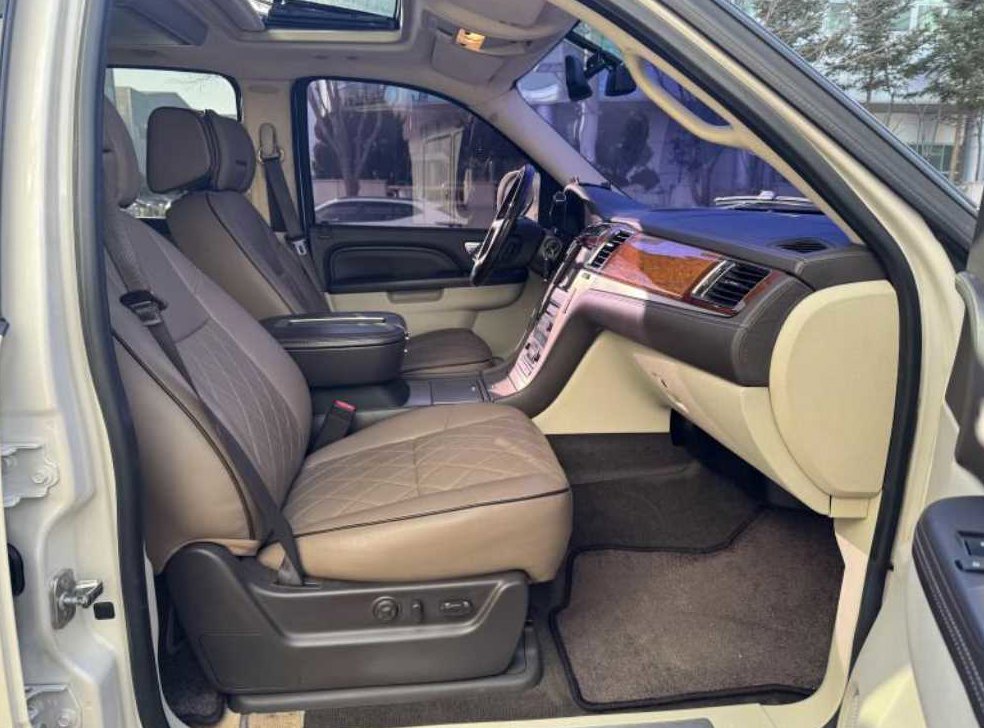 캐딜락 에스컬레이드 6.2 V8 ESV 사진 15