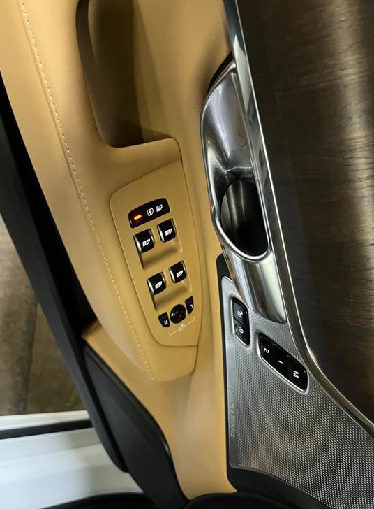 볼보 S90 T8 AWD 인스크립션 사진 14