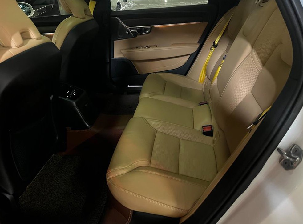 볼보 S90 T8 AWD 인스크립션 사진 16