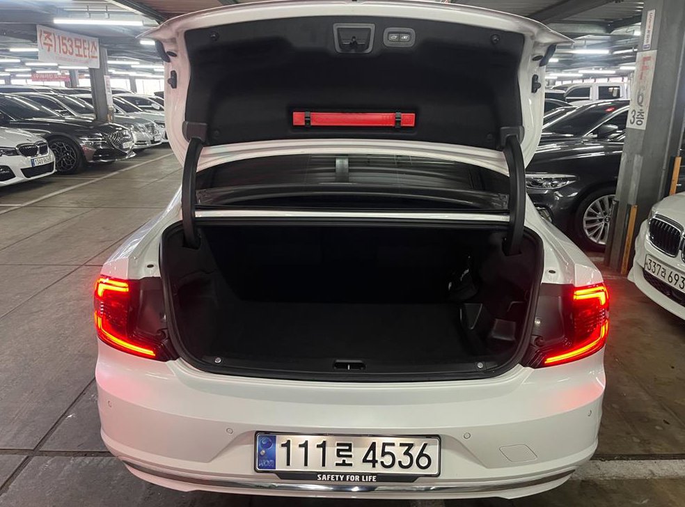 볼보 S90 T8 AWD 인스크립션 사진 19