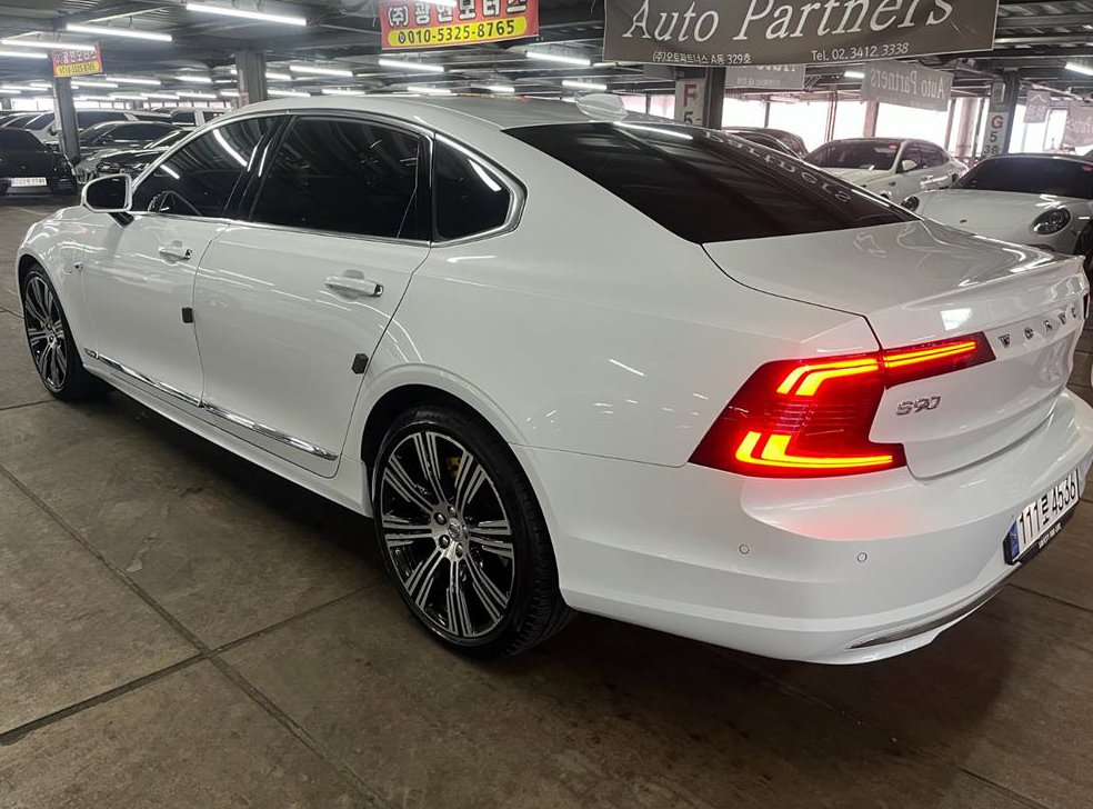 볼보 S90 T8 AWD 인스크립션 사진 4