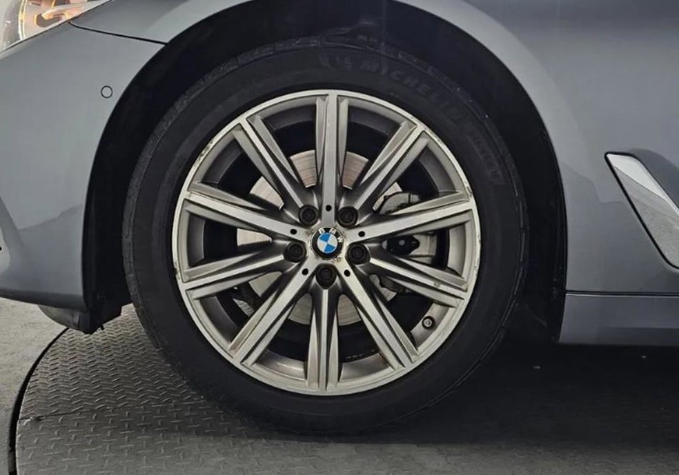 BMW 5시리즈 520i 럭셔리 사진 5
