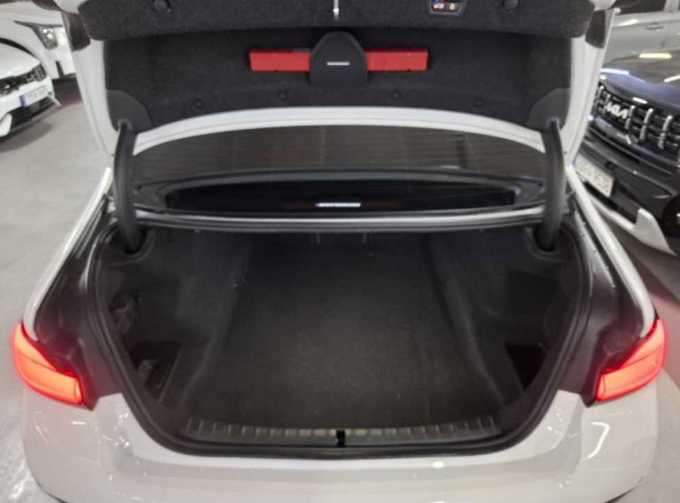 BMW 5시리즈 530i M 스포츠 사진 12