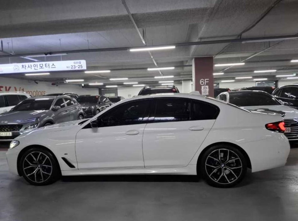 BMW 5시리즈 530i M 스포츠 사진 5