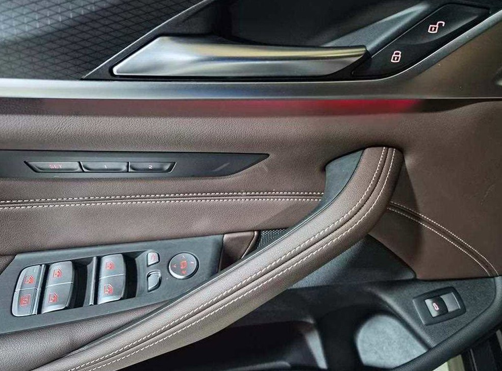 BMW 5시리즈 523d M 스포츠 사진 12