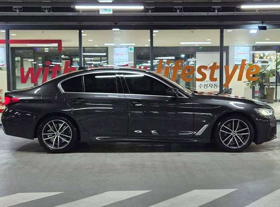 BMW 5시리즈 523d M 스포츠 사진 3