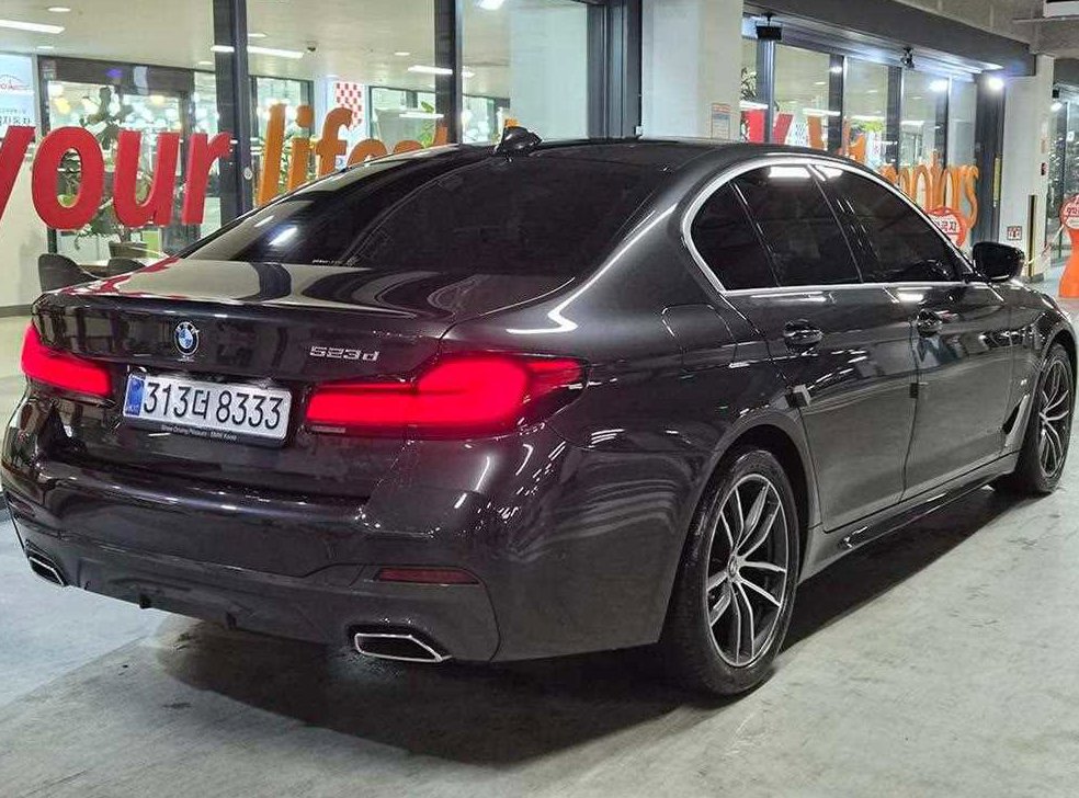 BMW 5시리즈 523d M 스포츠 사진 4