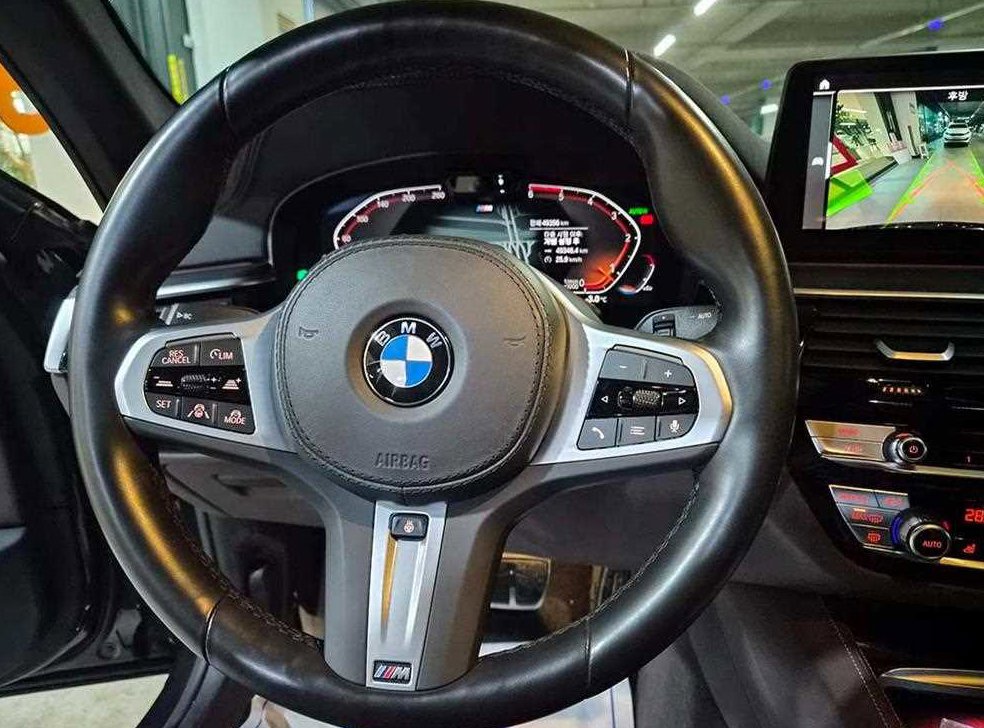 BMW 5시리즈 523d M 스포츠 사진 8