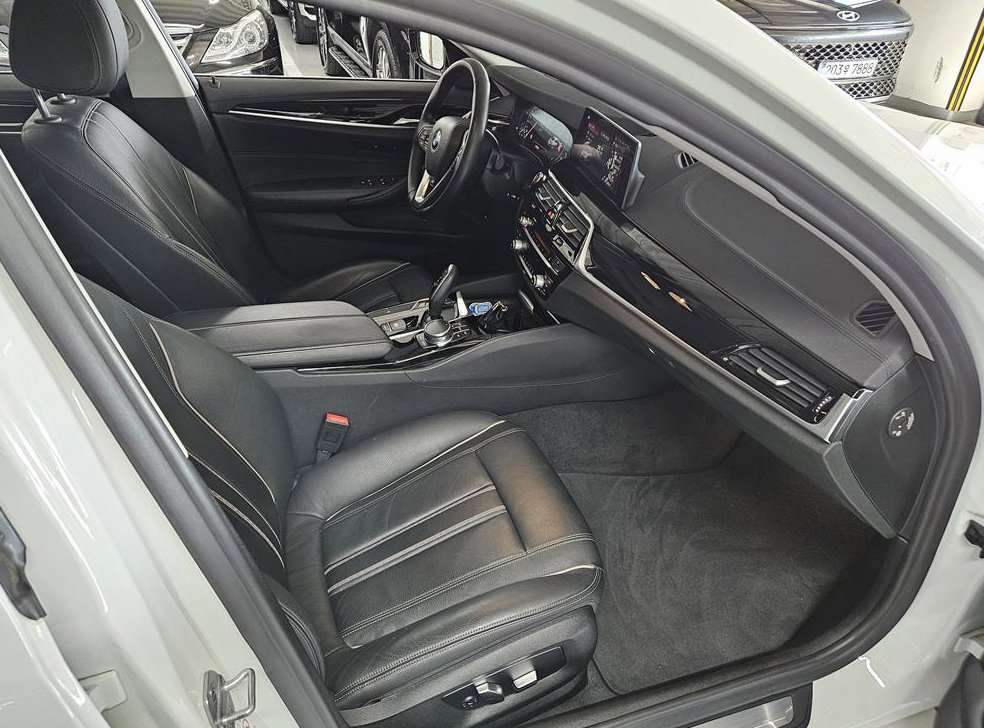 BMW 5시리즈 520i 럭셔리 사진 16