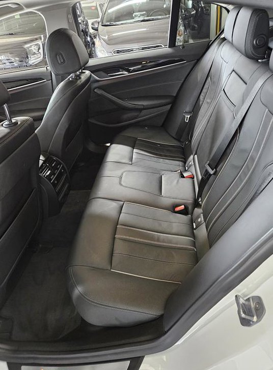 BMW 5시리즈 520i 럭셔리 사진 19