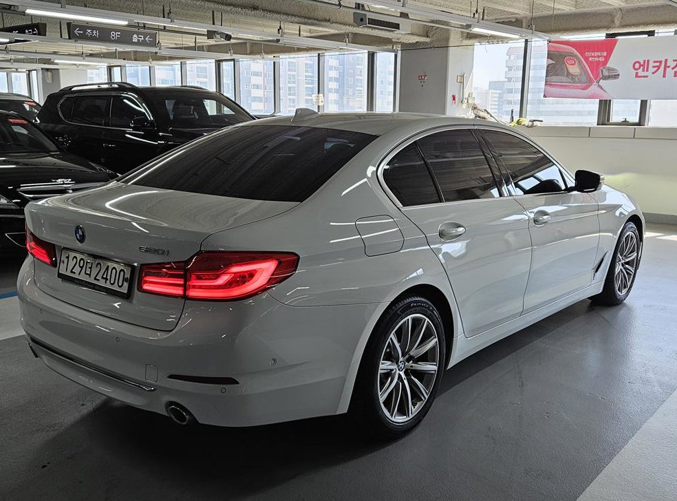 BMW 5시리즈 520i 럭셔리 사진 2