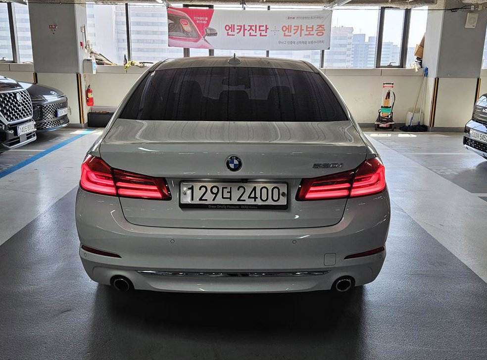 BMW 5시리즈 520i 럭셔리 사진 3