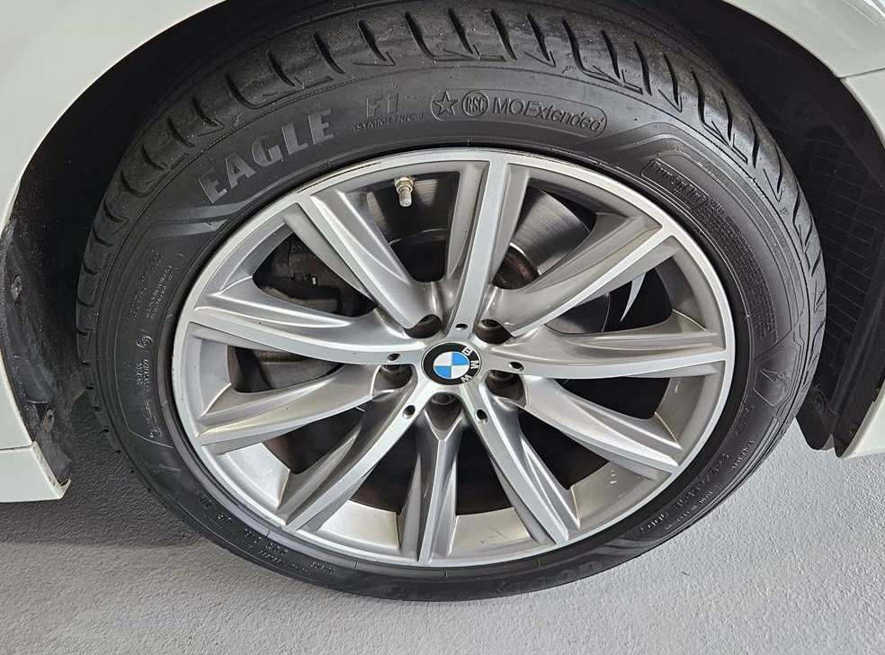 BMW 5시리즈 520i 럭셔리 사진 6
