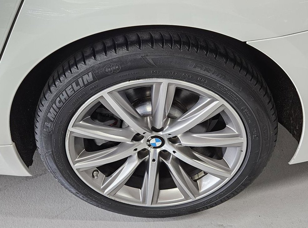 BMW 5시리즈 520i 럭셔리 사진 8