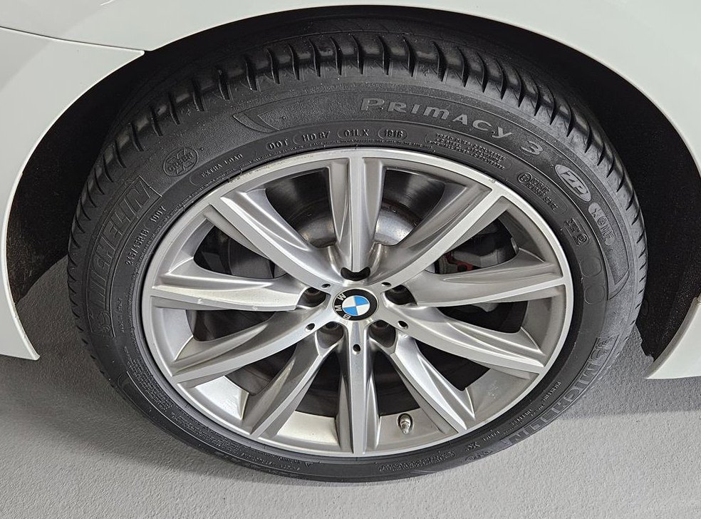 BMW 5시리즈 520i 럭셔리 사진 9
