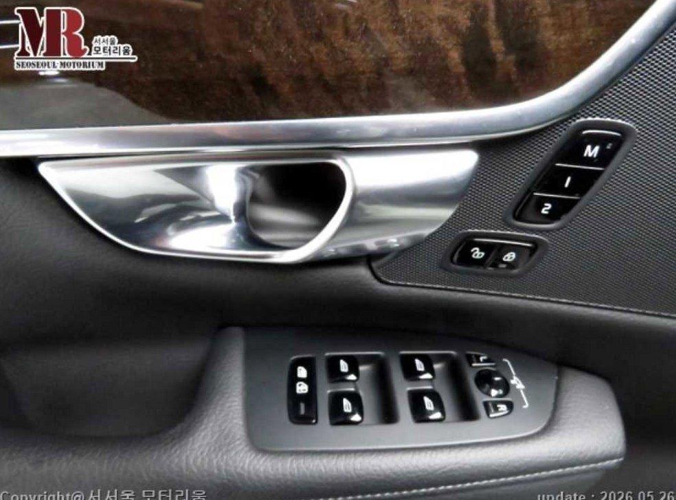 볼보 S90 D5 AWD 모멘텀 사진 15