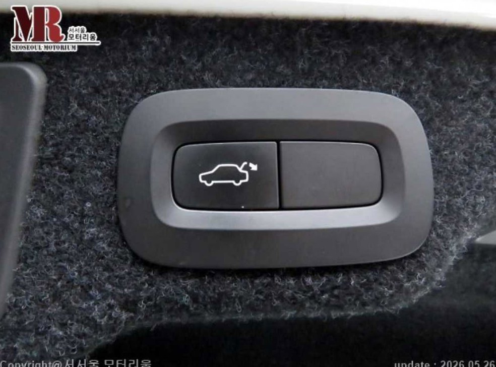 볼보 S90 D5 AWD 모멘텀 사진 18