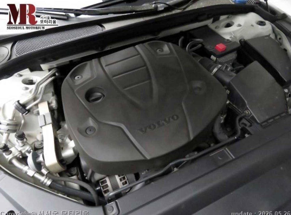 볼보 S90 D5 AWD 모멘텀 사진 19