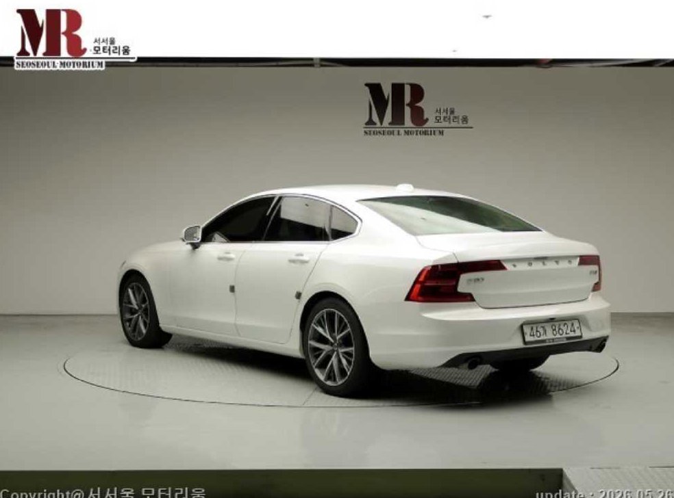 볼보 S90 D5 AWD 모멘텀 사진 4