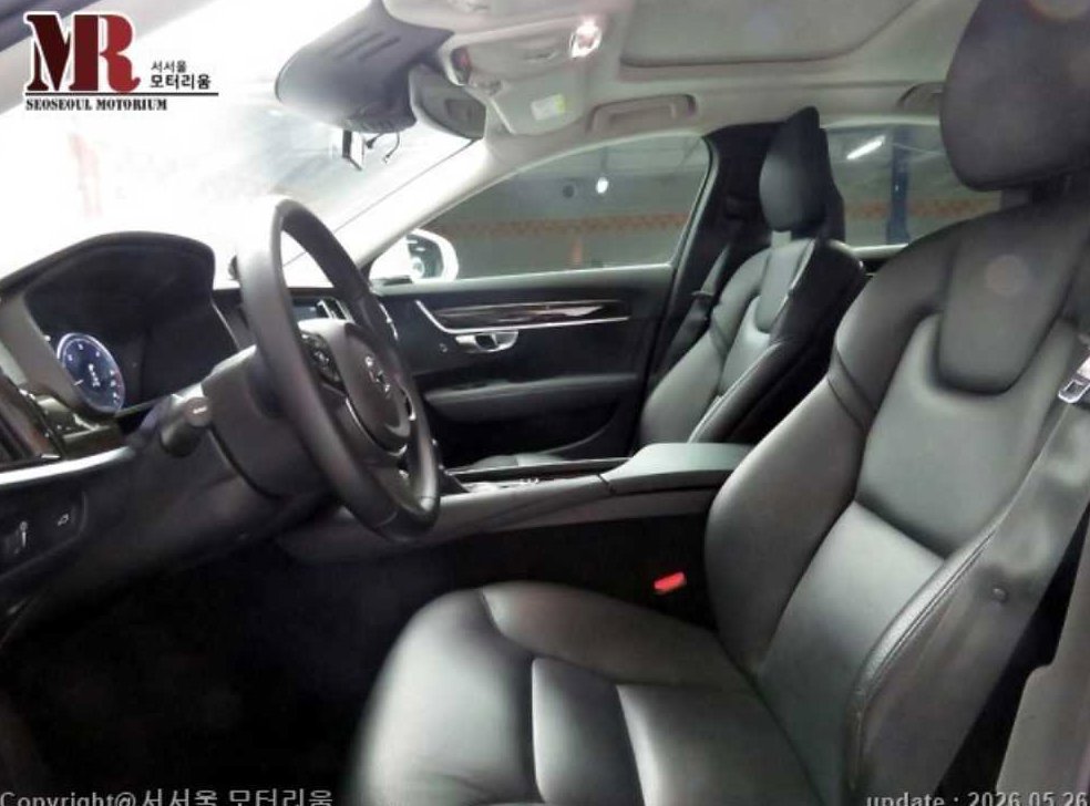 볼보 S90 D5 AWD 모멘텀 사진 5