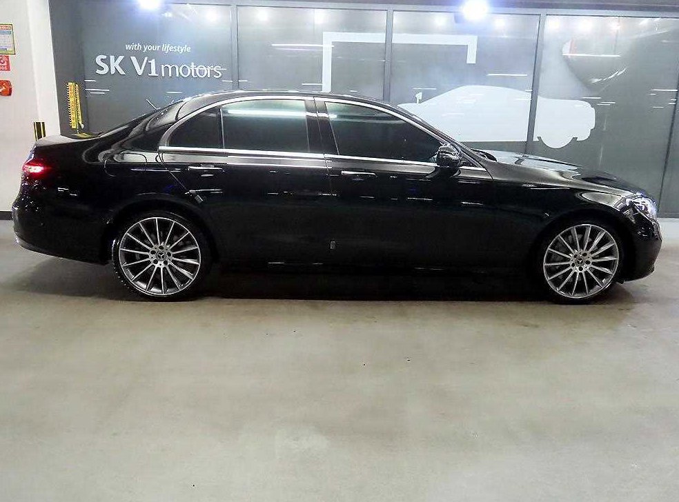 벤츠 E 클래스 E350 4MATIC AMG LINE 사진 3