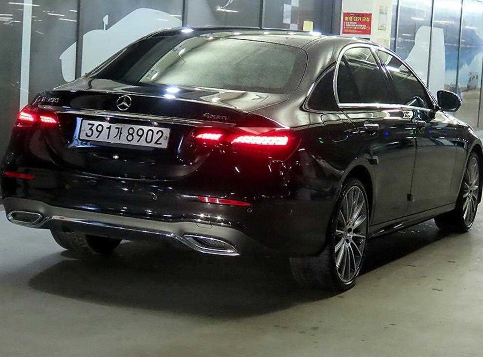 벤츠 E 클래스 E350 4MATIC AMG LINE 사진 4