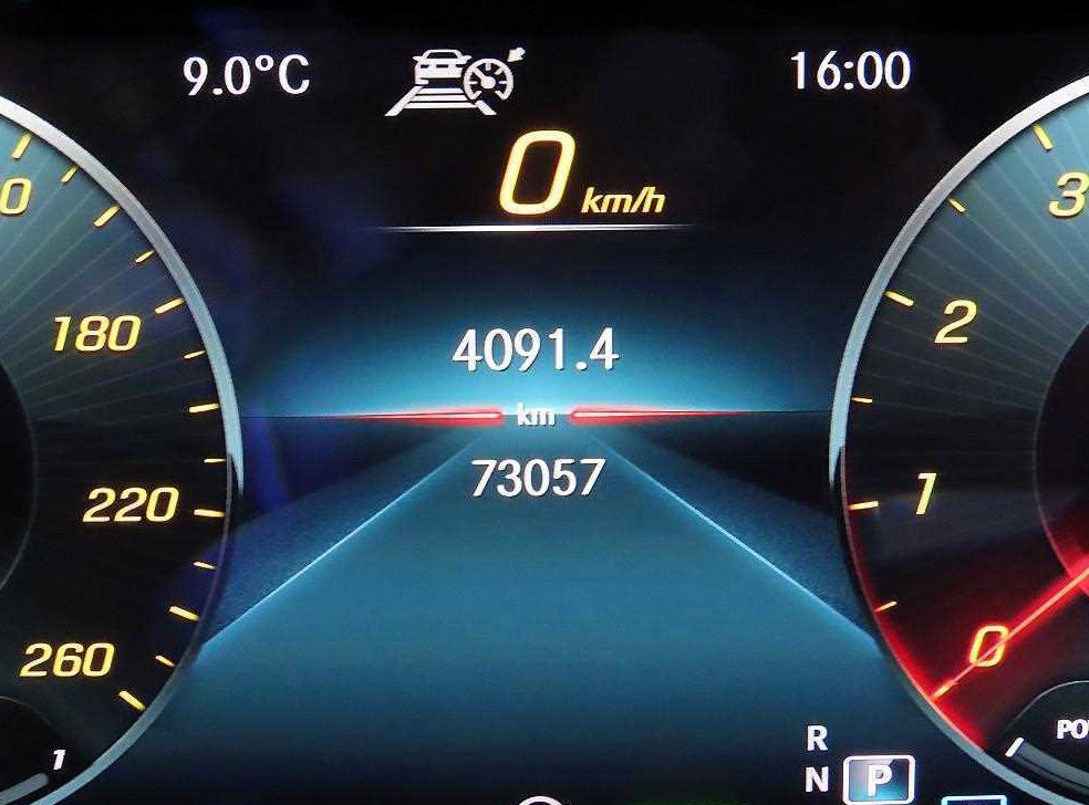 벤츠 E 클래스 E350 4MATIC AMG LINE 사진 9