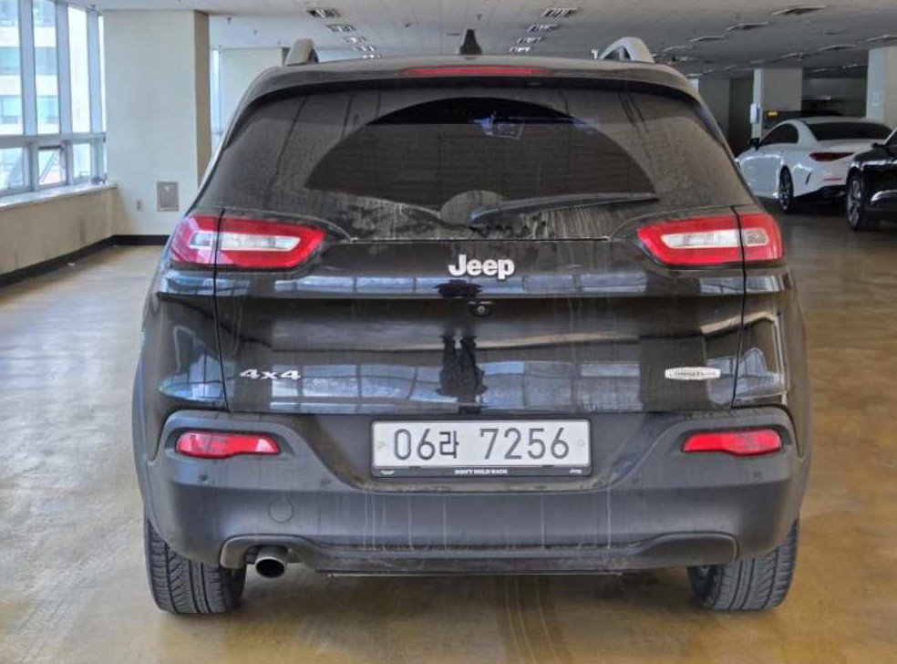 지프 체로키 2.4 론지튜드 AWD 사진 3
